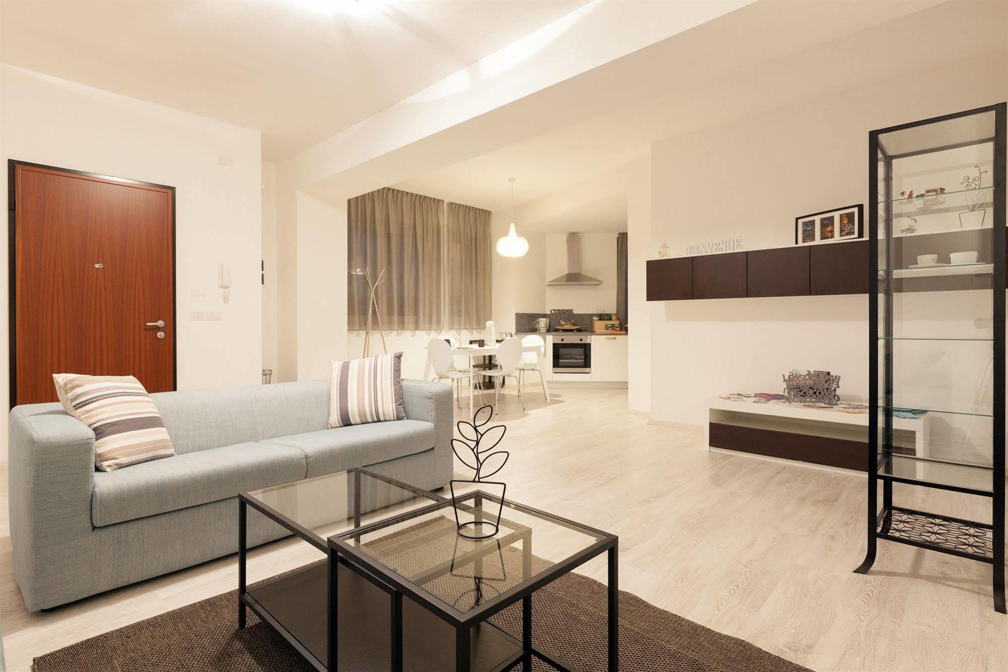 Urban Homy Gorizia Bed & Breakfast ภายนอก รูปภาพ